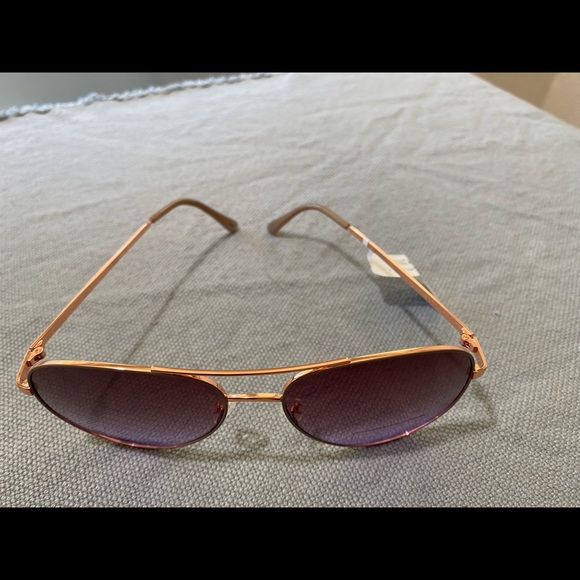 Tahari sunglasses new - Picture 16 of 16